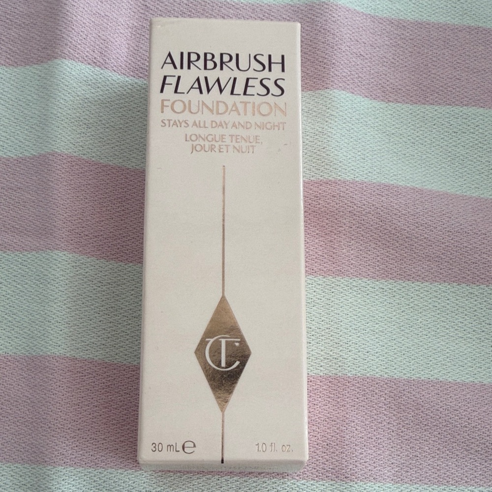 Charlotte Tilbury Airbrush Flawless Foundation - Gold and White